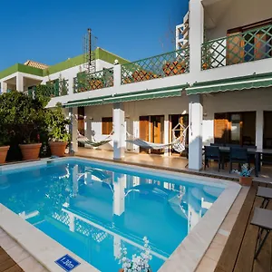 https://holiday-villa-in-elite-residential-area-of-faro.hotelaalgarve.com