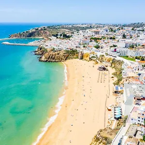 https://villa-cordeiro-heated-pool-free-wi-fi-air-con.hotelaalgarve.com
